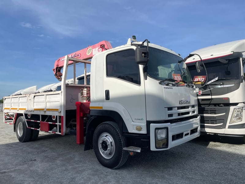 หกล้อเครน ISUZU FTR 240แรง ปี 2557 (0947) 