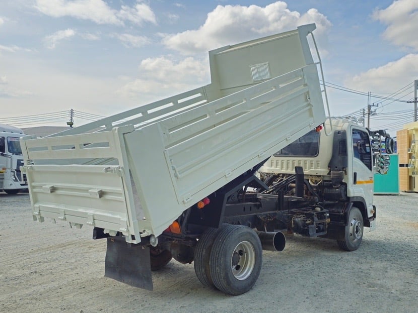 หกล้อดั้มพ์ ISUZU FRR 210แรง ปี 64 (3221)