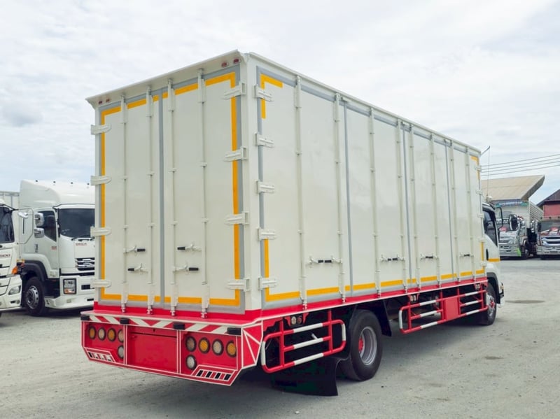 หกล้อตู้สิบบาน ISUZU FRR 190 แรง ปี 2556 (0034) หกล้อตู้สิบบาน ISUZU FRR 190 แรง ปี 2556 (0034)