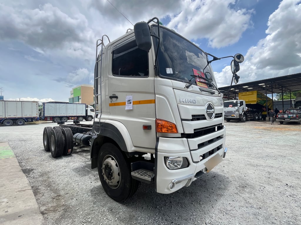 สิบล้อหัวคัสซี HINO FM1A 344 แรง ปี 2567 (2969) สิบล้อหัวคัสซี HINO FM1A 344 แรง ปี 2567 (2969)
