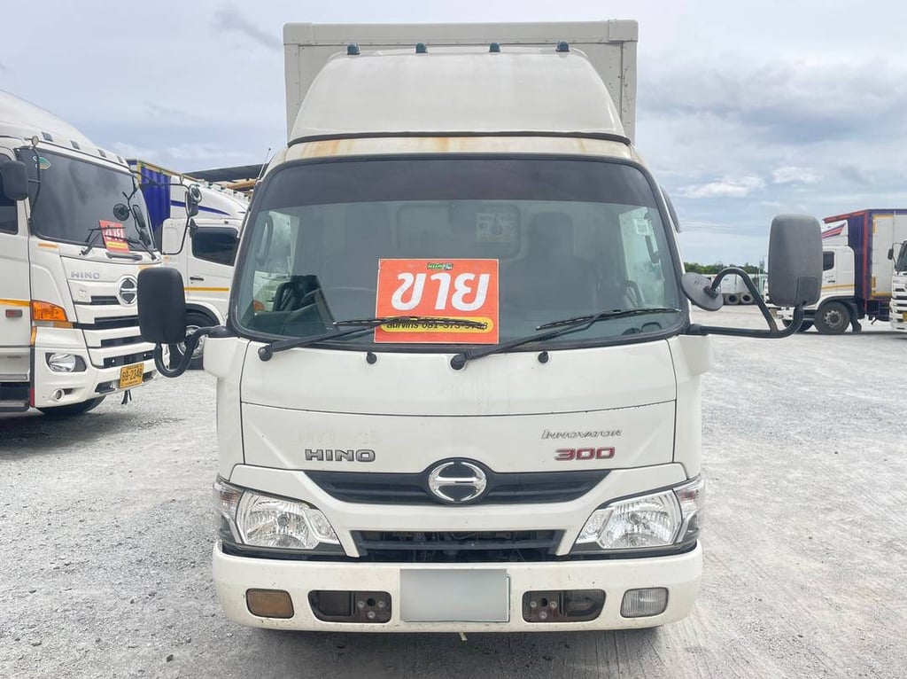 สี่ล้อตู้จัมโบ้ HINO XZU 136 ปี 2561 (4583) สี่ล้อตู้จัมโบ้ HINO XZU 136 ปี 2561 (4583)