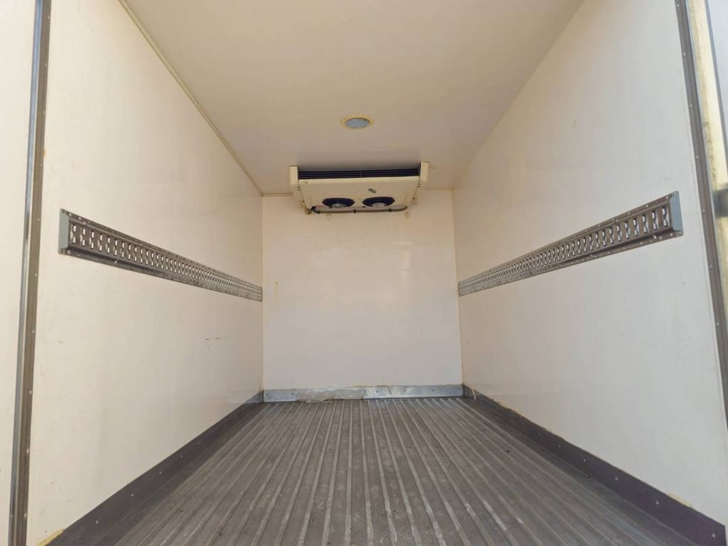 สี่ล้อตู้เย็น ISUZU NLR 130 แรง ปี 2566 (8083)