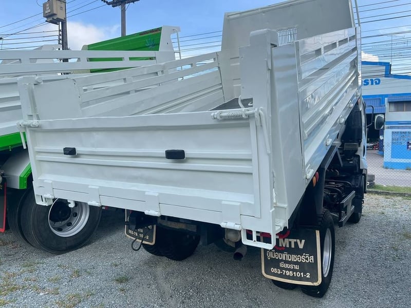 หกล้อดั้มพ์ ISUZU FRR 210แรง ปี 65 (1030)