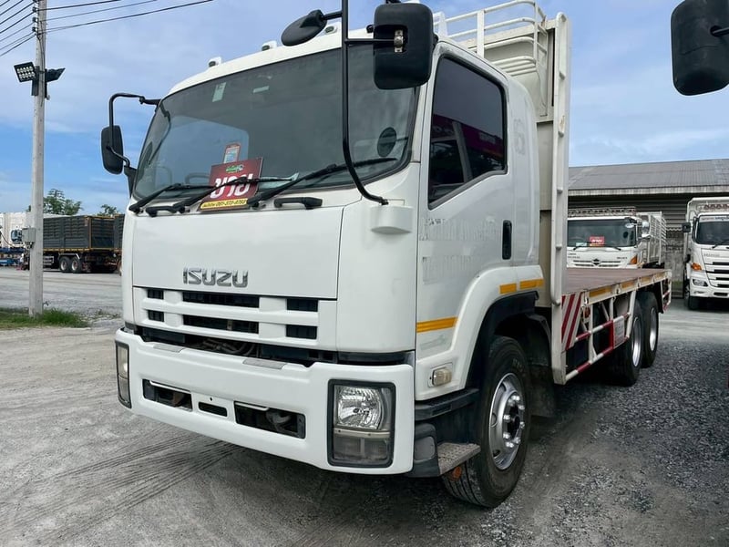 สิบล้อพื้นเรียบ ISUZU FVZ 300แรง ปี 2557 (0812)