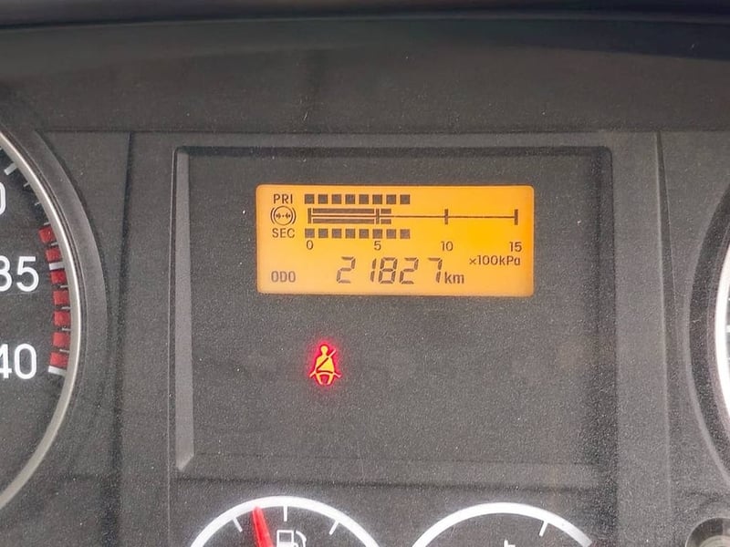 หกล้อดั้มพ์ ISUZU FRR 210แรง ปี 65 (1030)