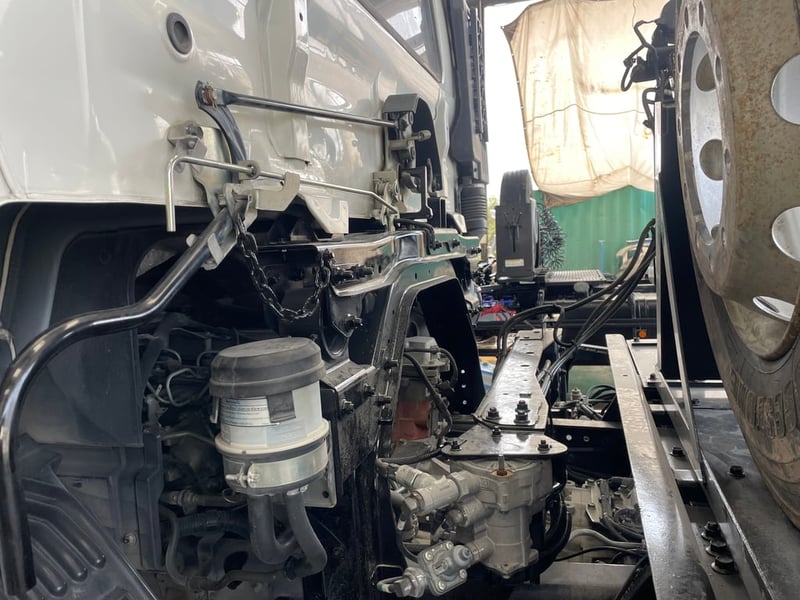 หกล้อตู้สิบบาน ISUZU FRR 210แรง ปี 2566 (8215)