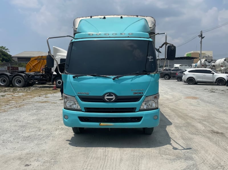 หกล้อโดยสาร HINO XZU 150 แรง ปี 61 (2872)