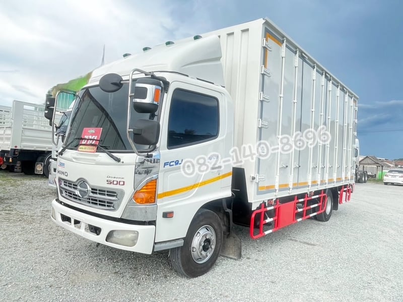 หกล้อตู้สิบบาน HINO FC9J 175 แรง ปี 2556 (8338) หกล้อตู้สิบบาน HINO FC9J 175 แรง ปี 2556 (8338)