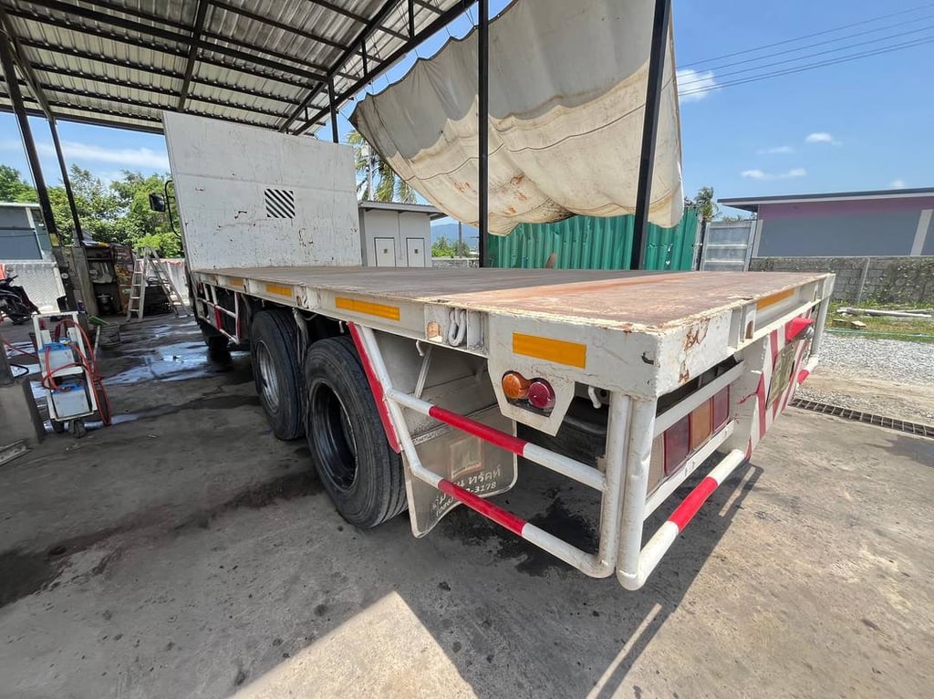 สิบล้อพื้นเรียบ ISUZU FVZ 300แรง ปี 2557 (0978)