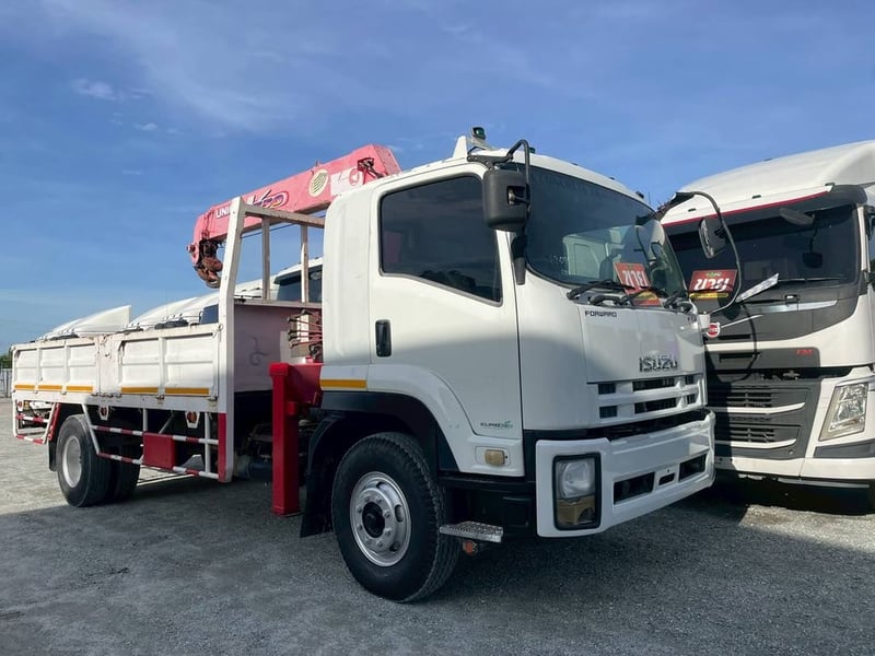 หกล้อเครน ISUZU FTR 240แรง ปี 2557 (0947) 
