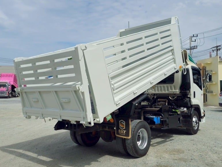หกล้อดั้มพ์ ISUZU FRR 210แรง ปี 66 (5273)