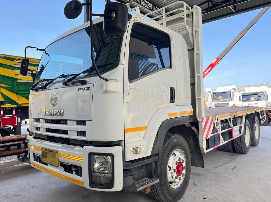 ISUZU FVZ 300แรงม้า รถบรรทุก 10ล้อ พื้นเรียบ ปี2014 (0812)