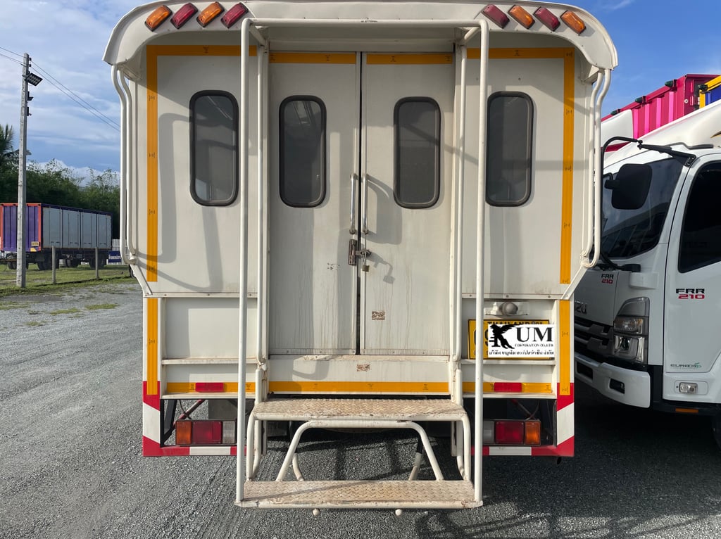 หกล้อโดยสาร HINO XZU 150 แรง ปี 2566 (2429) หกล้อโดยสาร HINO XZU 150 แรง ปี 2566 (2429)