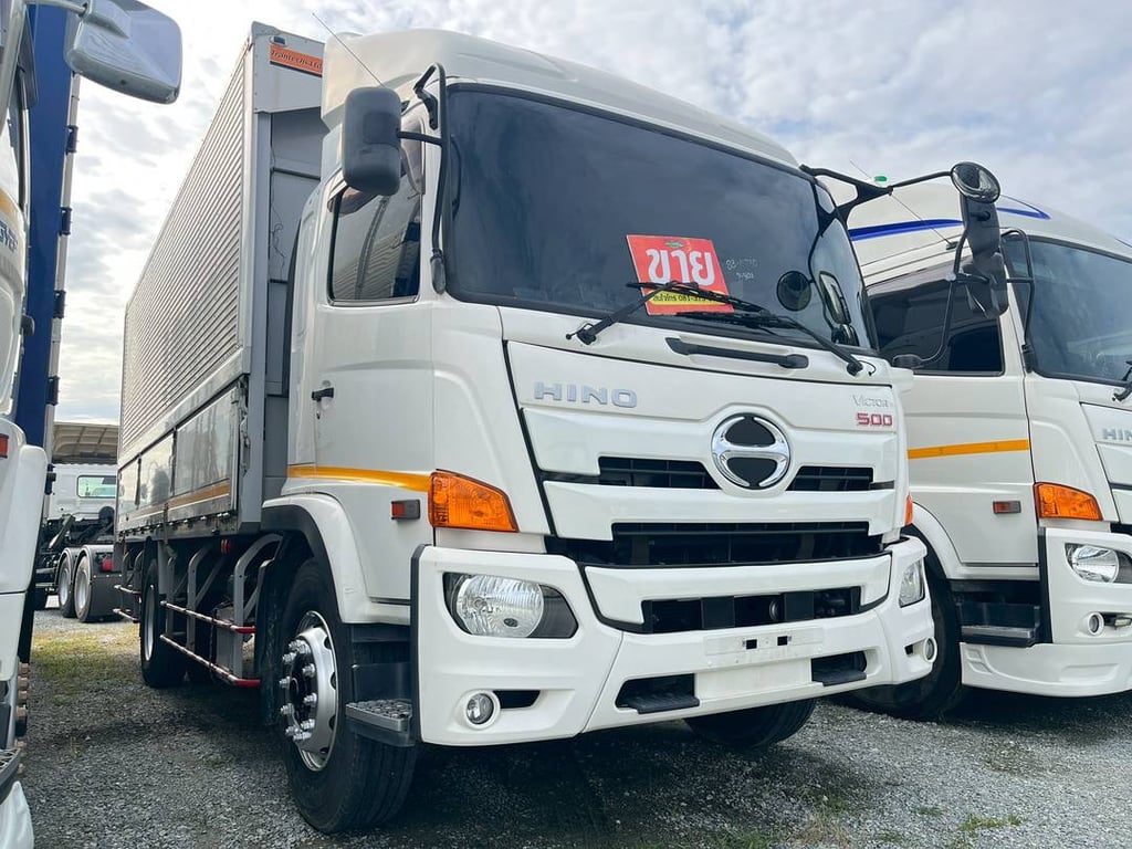 หกล้อตู้กางปีก HINO FG8J 240 แรง ปี 2563 (3995)