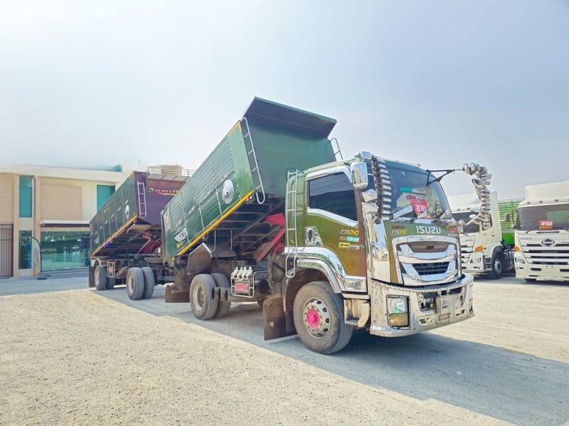 หกล้อดั้มพ์ ISUZU FTR 240 แรง ปี 2565 + หางดั้มสองเพลา อู่เดอะฟินิกซ์ ปี 2565 (5403 5404)