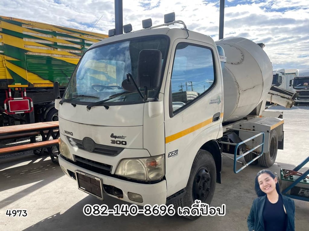 หกล้อโม่ปูน HINO XZU 150 แรง ปี 2555 ยี่ห้อ ZICOM CESCO 2.5 คิว (4973) 