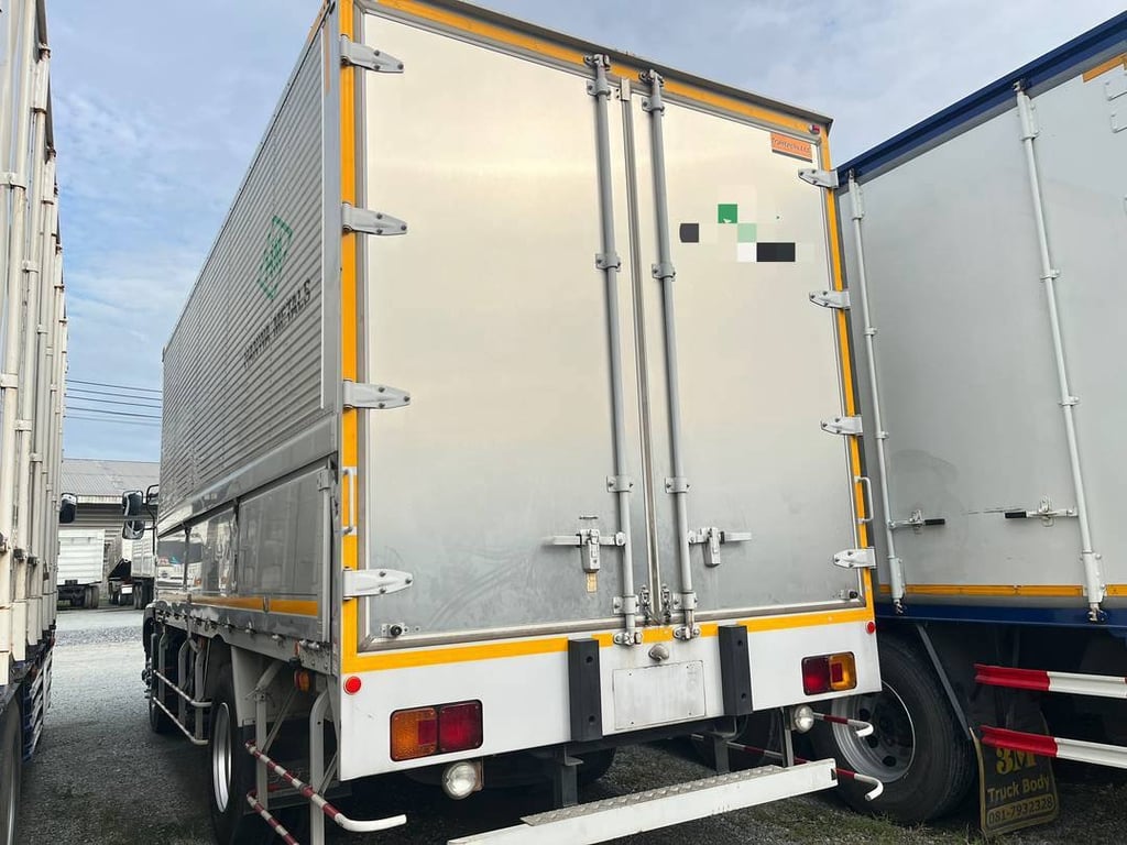 หกล้อตู้ HINO FG8J 240 แรง ปี 2563 (3995) หกล้อตู้ HINO FG8J 240 แรง ปี 2563 (3995)
