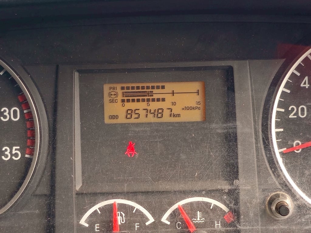 สิบล้อตู้สิบบาน ISUZU FVM 300 แรง ปี 2562 (0634) สิบล้อตู้สิบบาน ISUZU FVM 300 แรง ปี 2562 (0634)