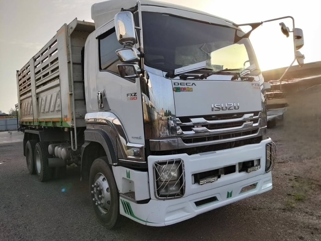 สิบล้อดั้มพ์ ISUZU FXZ 360แรง ปี 56 (2374) สิบล้อดั้มพ์ ISUZU FXZ 360แรง ปี 56 (2374)