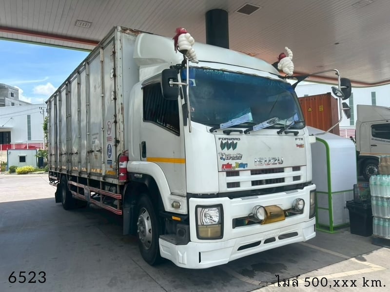 หกล้อตู้สิบบาน ISUZU FTR 240 แรงม้า ปี 56 (6523)