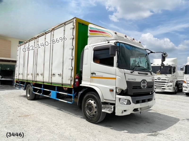 หกล้อตู้สิบบาน HINO FG8J  240 แรงม้า ปี 59 (3446)