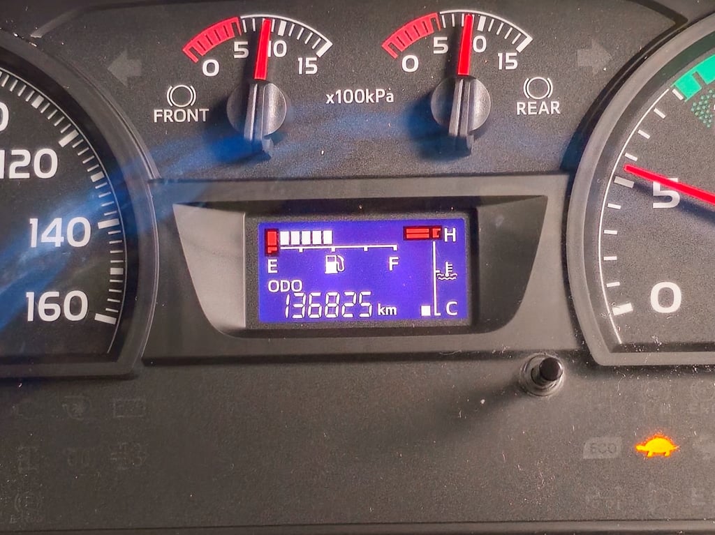 สิบล้อดั้มพ์ HINO FM1A 344 แรง ปี 2566 (2108) สิบล้อดั้มพ์ HINO FM1A 344 แรง ปี 2566 (2108)