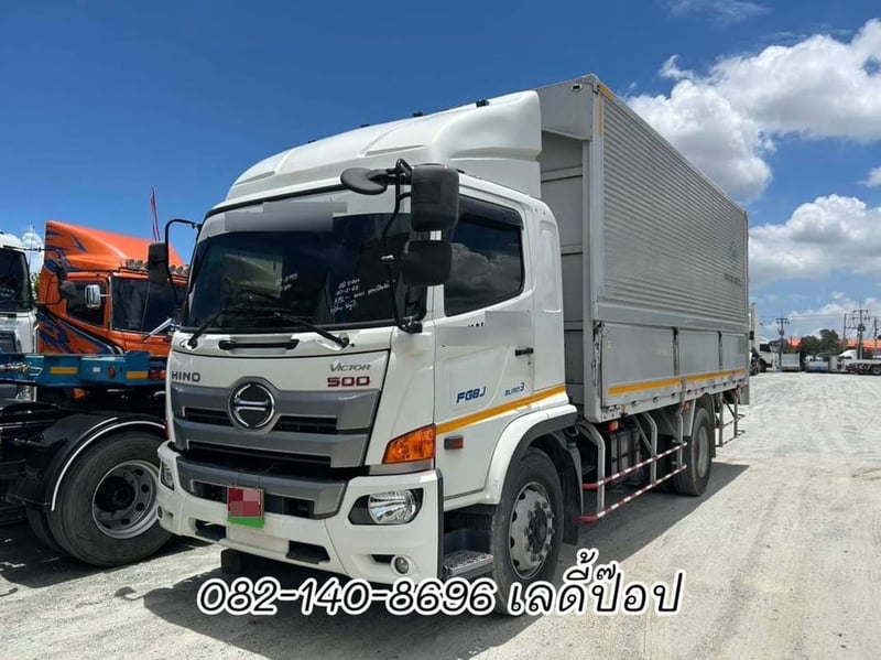HINO FG 240แรงม้า รถบรรทุก 6ล้อ ตู้แห้งกางปีก ปี2020 (3995)