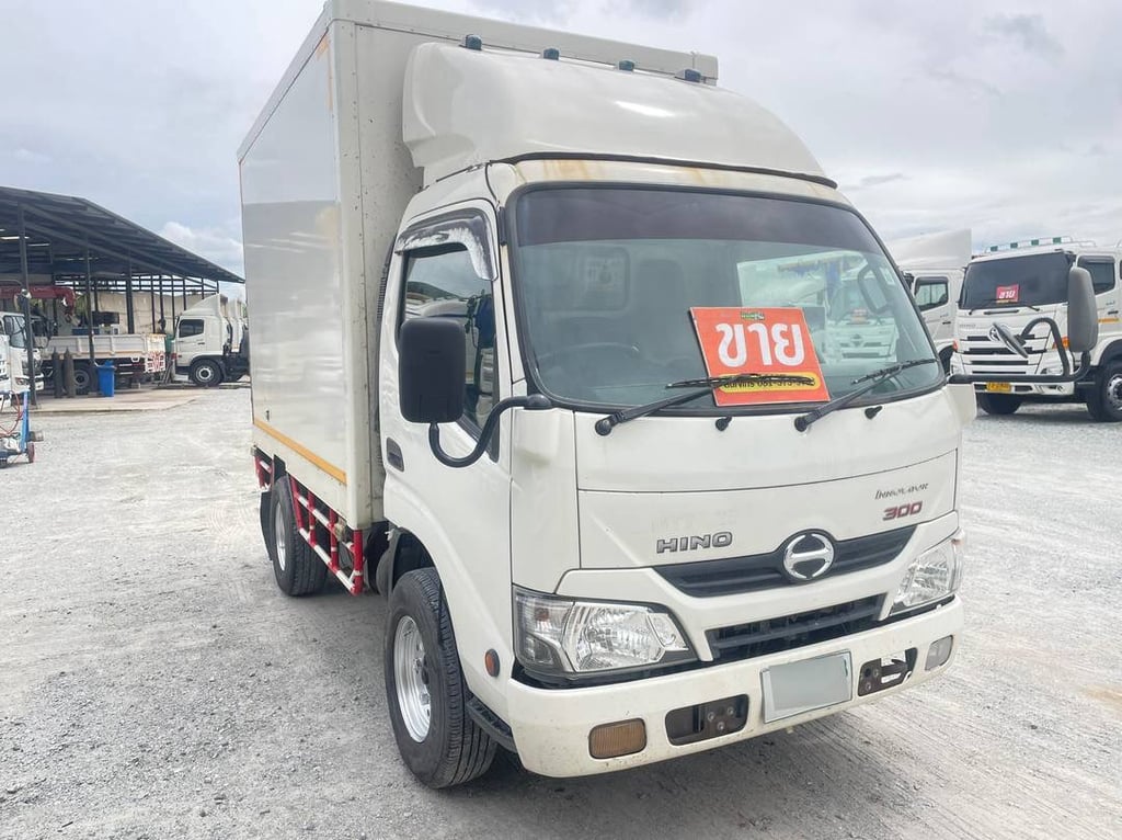 สี่ล้อตู้จัมโบ้ HINO XZU 136 ปี 2561 (4583) สี่ล้อตู้จัมโบ้ HINO XZU 136 ปี 2561 (4583)