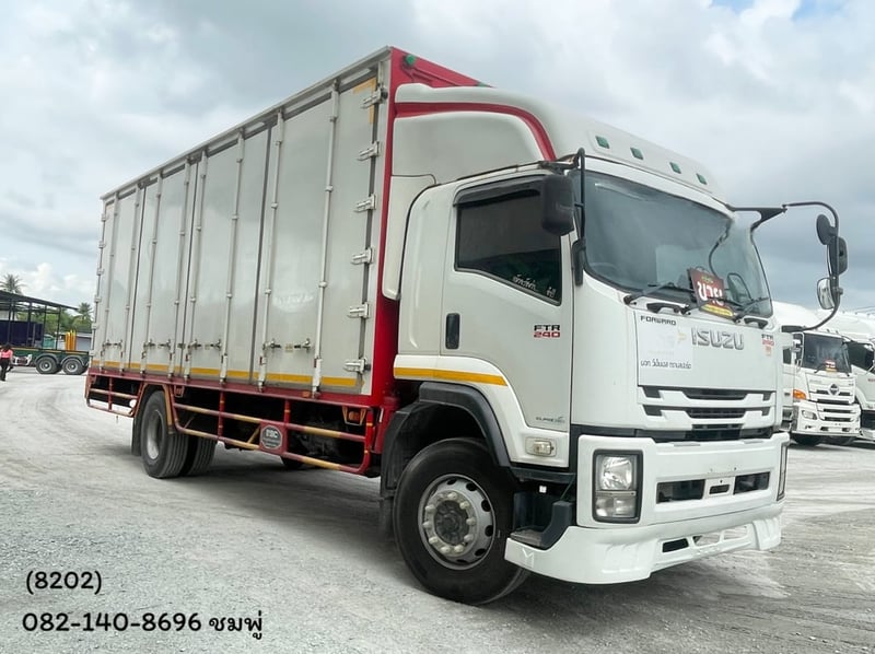 หกล้อตู้สิบบาน ISUZU FTR 240 แรง ปี 2561(8202) หกล้อตู้สิบบาน ISUZU FTR 240 แรง ปี 2561(8202)