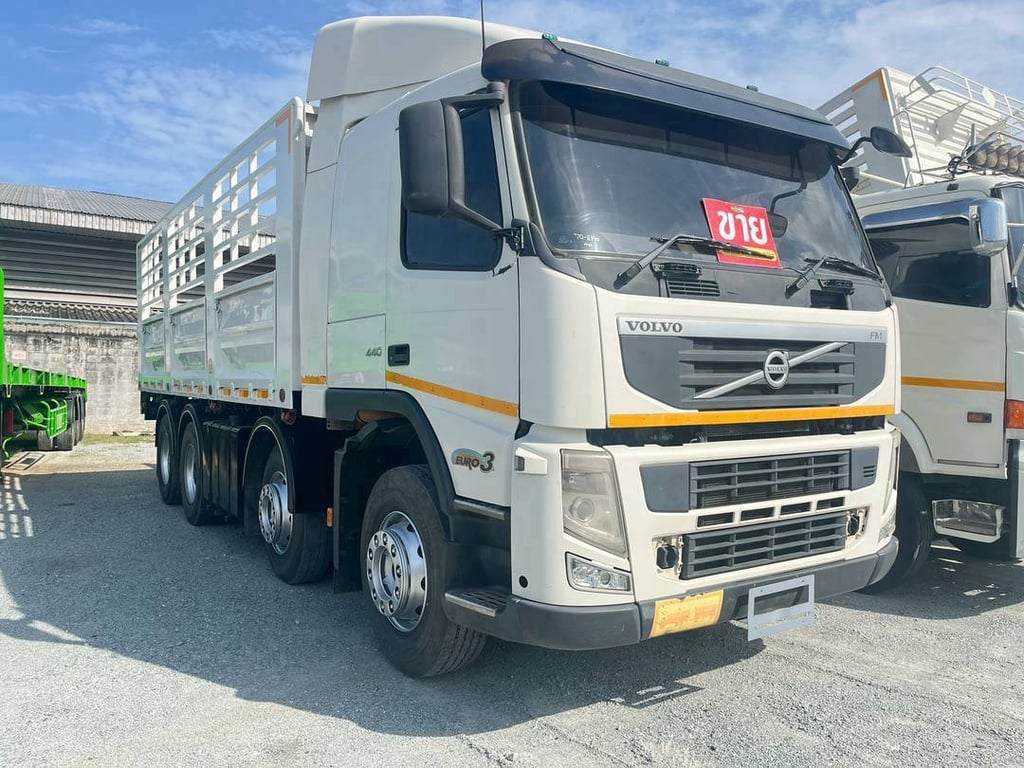 ยุโรปสายล่องต้องโดนใจ สิบสองล้อคอก VOLVO FM 440 แรง ปี 2556 (2890)