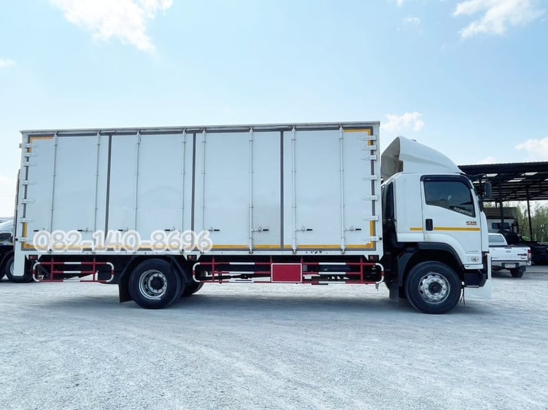หกล้อตู้สิบบาน ISUZU FTR 240 แรง ปี 65 (2375)
