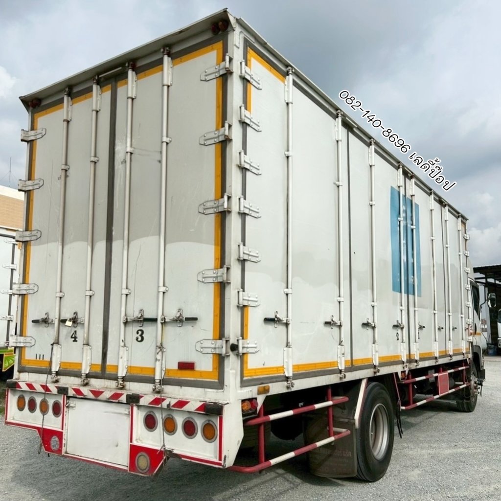 หกล้อตู้สิบบาน ISUZU FTR 240 แรง ปี 2555 (5404)