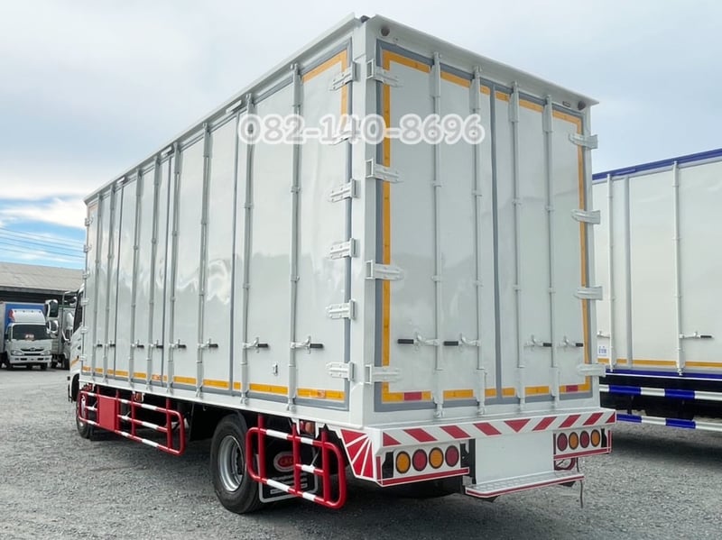 หกล้อตู้สิบบาน HINO FC9J 175 แรง ปี 2556 (8338) หกล้อตู้สิบบาน HINO FC9J 175 แรง ปี 2556 (8338)