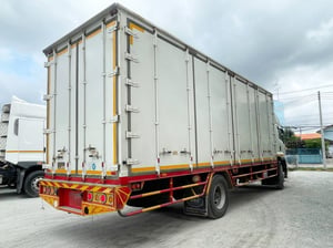 หกล้อตู้สิบบาน ISUZU FTR 240 แรง ปี 2561(8202) หกล้อตู้สิบบาน ISUZU FTR 240 แรง ปี 2561(8202)