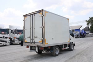 สี่ล้อตู้เย็น HINO XZU 136 แรง ปี 2567 (8556) สี่ล้อตู้เย็น HINO XZU 136 แรง ปี 2567 (8556)
