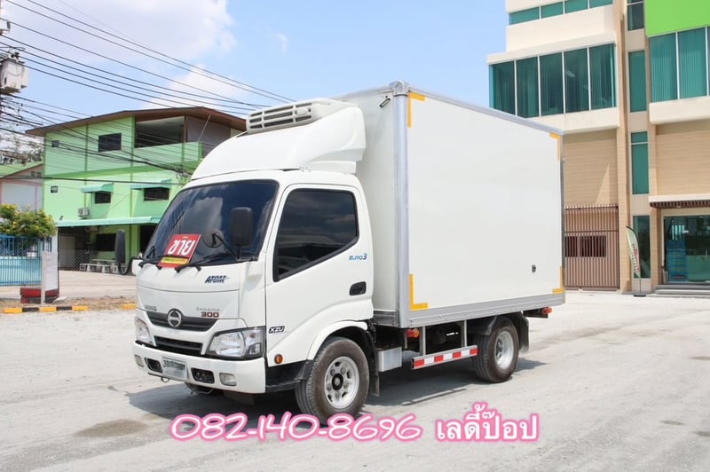 สี่ล้อตู้เย็น ISUZU NLR 130แรง ปี 66 (8088)
