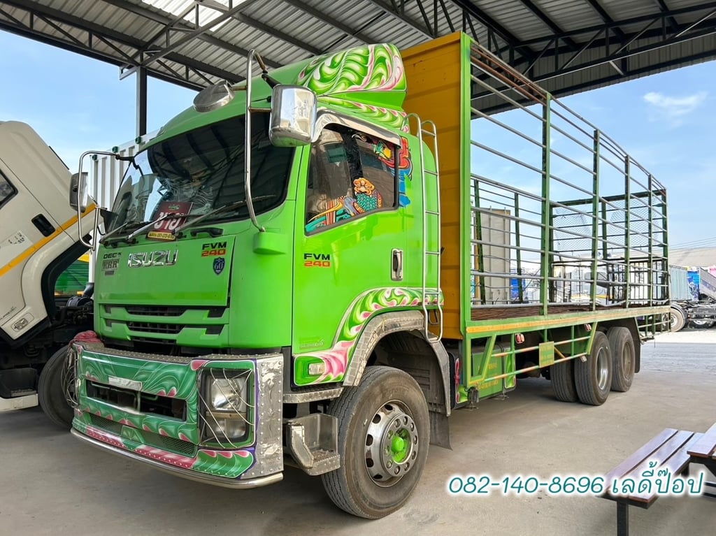 สิบล้อคอกขนไก่ได้ ISUZU FVM 240 แรง ปี 2560 (2720) สิบล้อคอกขนไก่ได้ ISUZU FVM 240 แรง ปี 2560 (2720)