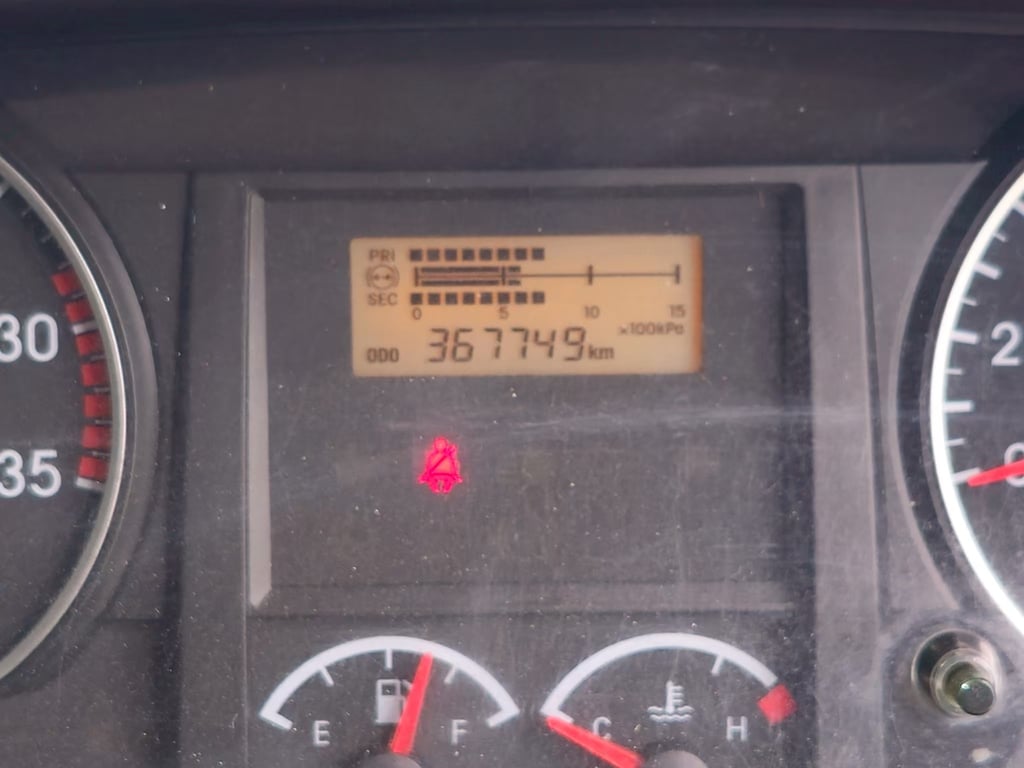 หกล้อตู้สิบบานมีลิฟท์ท้าย ISUZU FTR 240 แรง  ปี 2564 (5105)