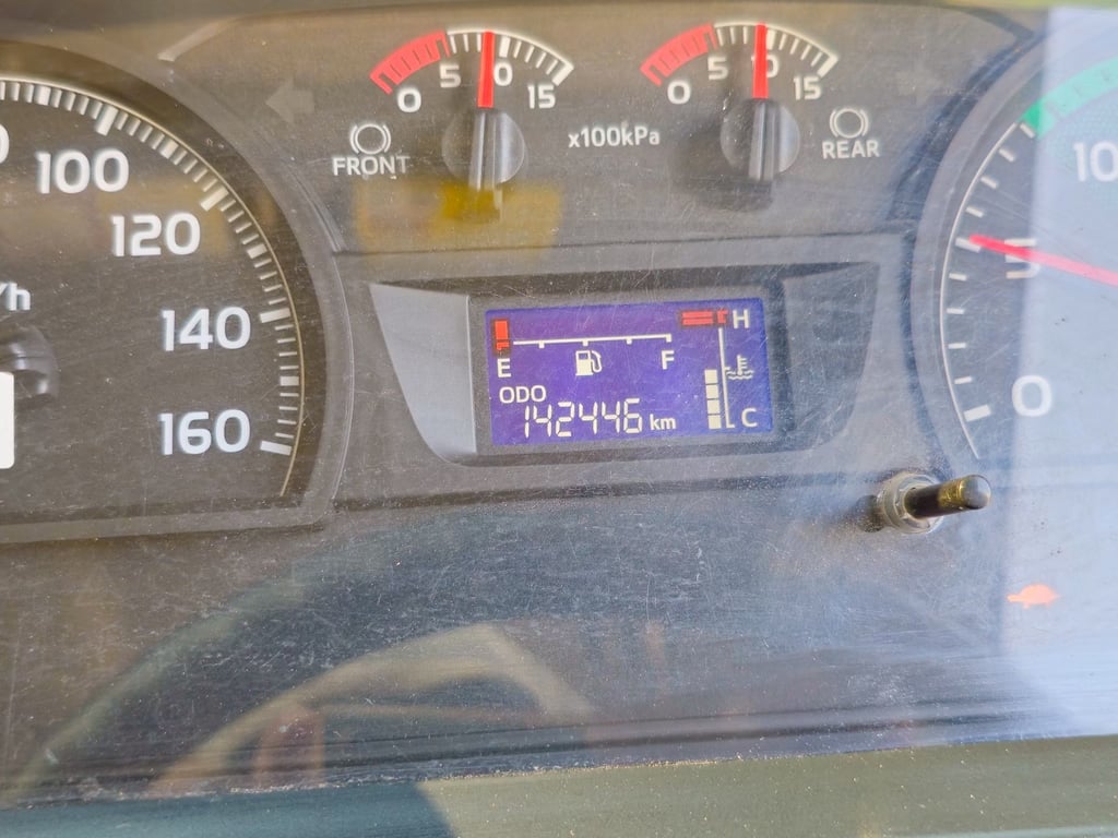 สิบล้อดั้มพ์ HINO FM1A 344แรง ปี 2565 (2753)