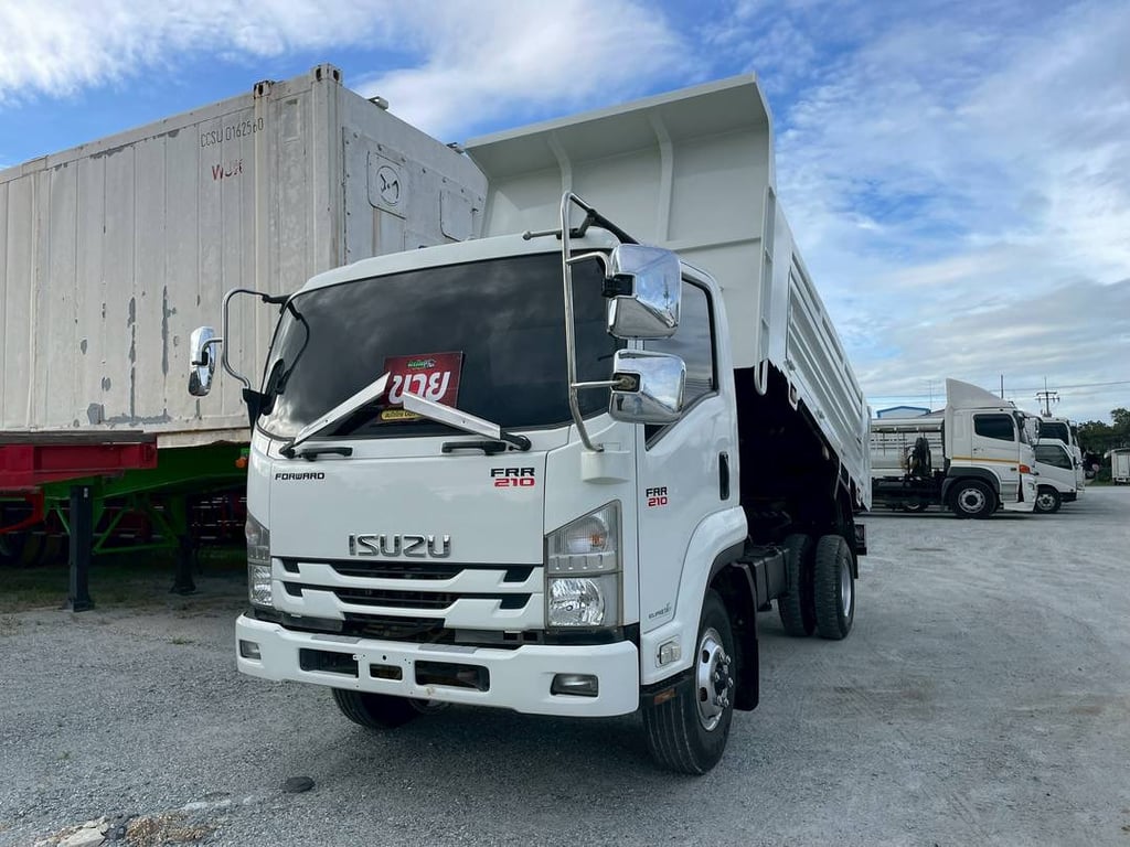 หกล้อดั้มพ์ ISUZU FRR 210แรง ปี 64 (3063)