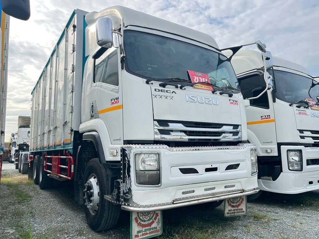 สิบล้อตู้สิบบาน ISUZU FVM 300แรง ปี 62 (0634)