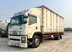 หกล้อตู้สิบบาน ISUZU FTR  240 แรงม้า ปี 2557 (9785)