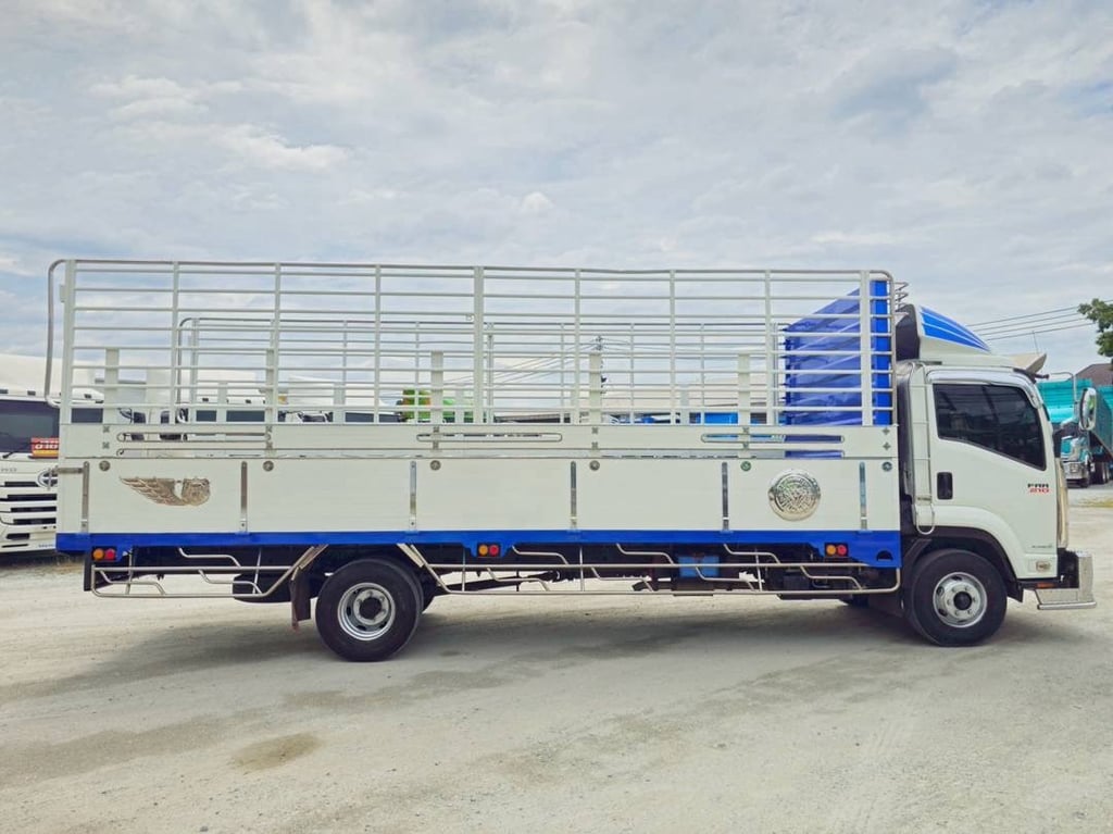 หกล้อคอกกระบะมิเนียม ISUZU FRR 210 แรง ปี 2565 (9202)
