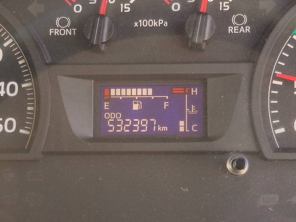 หกล้อตู้สิบบานมีลิฟท์ท้าย HINO FG8J 240แรง ปี 62 (8724)