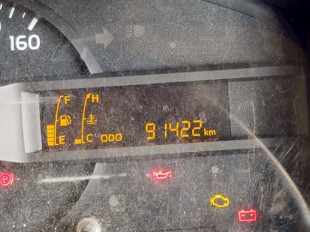 สี่ล้อตู้ HINO XZU 136แรง ปี 2567 (9713)