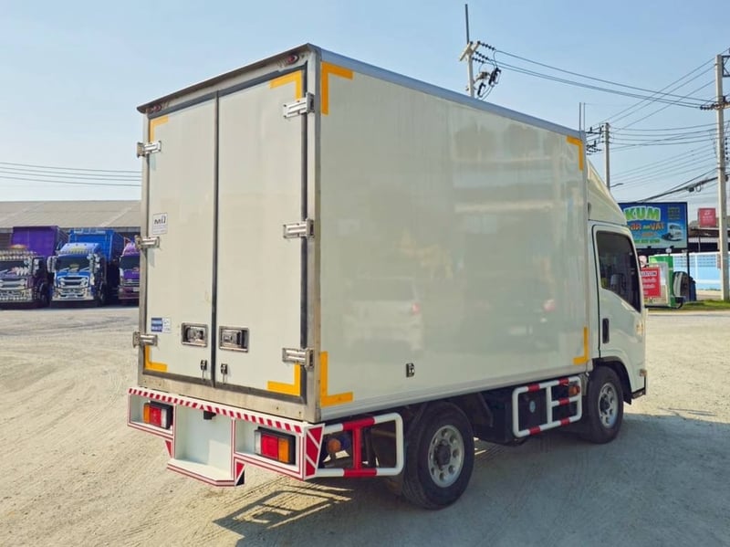 สี่ล้อตู้เย็น ISUZU NLR 130 แรง ปี 2566 (8083) สี่ล้อตู้เย็น ISUZU NLR 130 แรง ปี 2566 (8083)