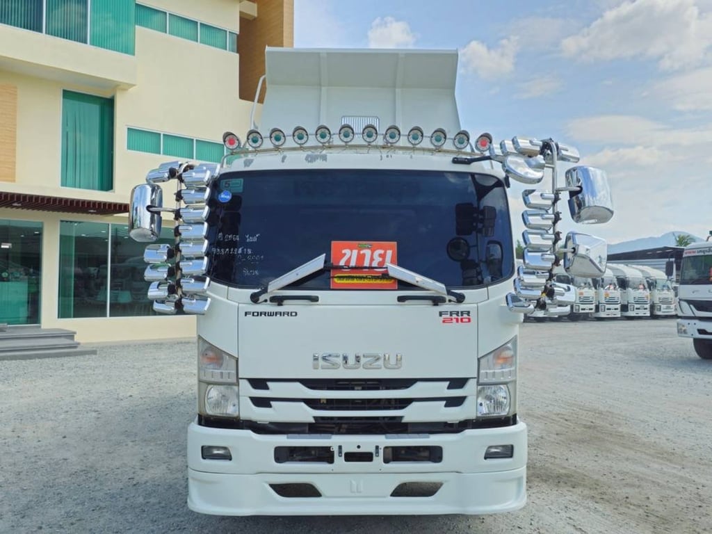 หกล้อดั้มพ์ ISUZU FRR 210แรง ปี 64 (3221)