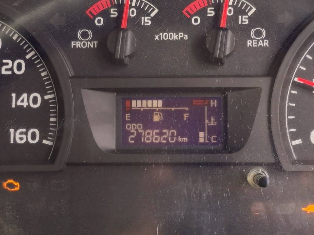 สิบล้อดั้มพ์ HINO FM1A 344 ปี 59 (5045) สิบล้อดั้มพ์ HINO FM1A 344 ปี 59 (5045)