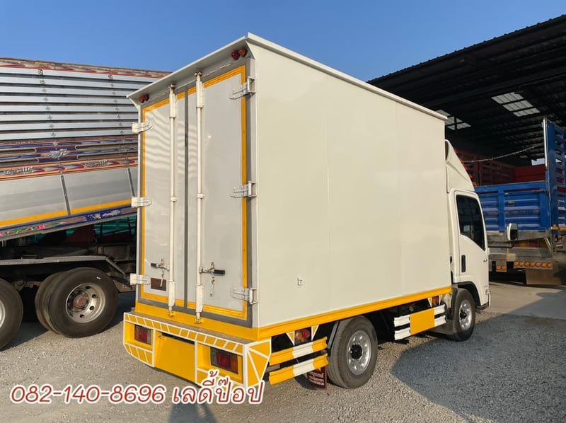 สี่ล้อตู้จัมโบ้ ISUZU NLR 104แรง ปี 64 (1635)