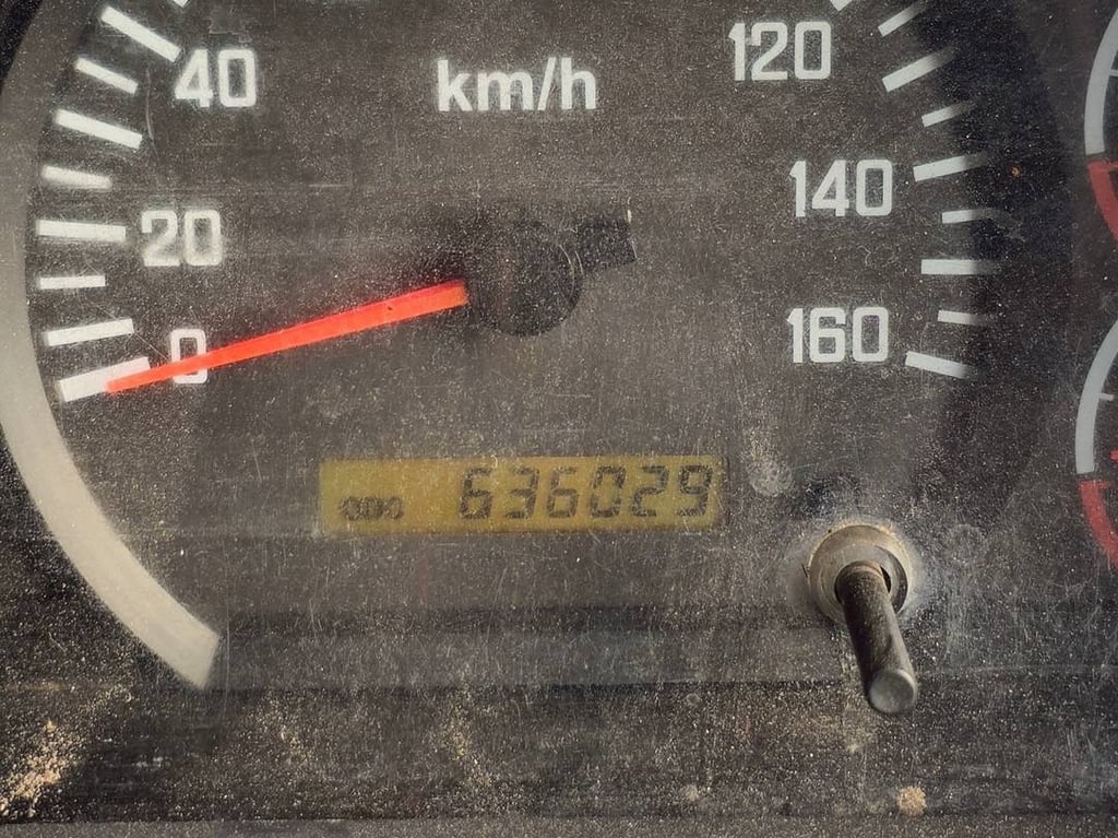 สิบล้อดั้มพ์คอกเกษตร ISUZU FXZ 360 แรง ปี 2554 (9033) สิบล้อดั้มพ์คอกเกษตร ISUZU FXZ 360 แรง ปี 2554 (9033)